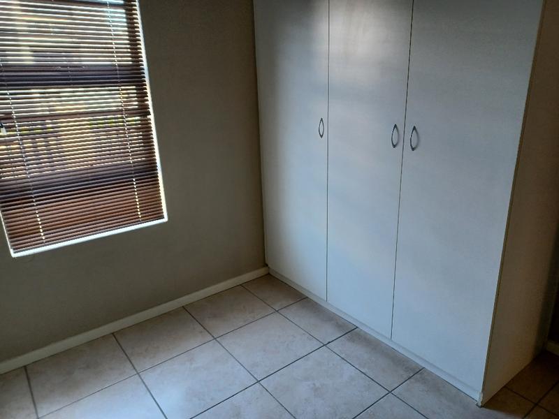 To Let 2 Bedroom Property for Rent in Burgundy Estate Western Cape